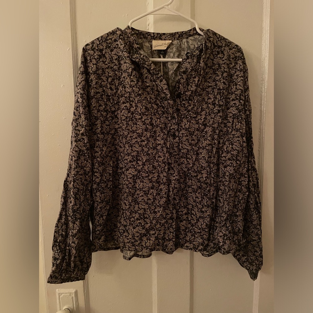 NWT Black floral top